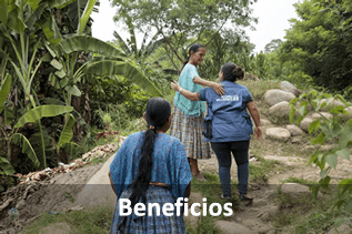Beneficios. (Photo: Indigenous women of Guatemala’s Polochic valley are feeding their families, growing their businesses and saving more money than ever before, with the help of a joint UN programme that’s empowering rural women. Credit: UN Women/Ryan Brown.)