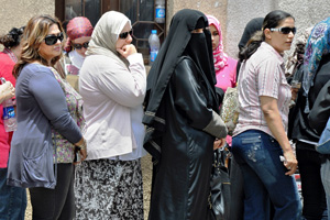 Egyptian women waiting in line to cast their presidential ballots