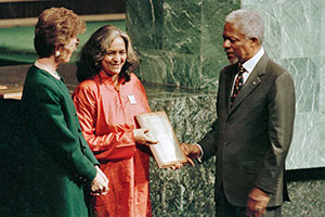 United Nations Human Rights Defenders Award is presented to Sunila Abeysekera, on 10 December 1998, the 50th anniversary of the Universal Declaration of Human Rights. She is flanked by United Nations High Commissioner for Human Rights Mary Robinson (left) and Secretary-General Kofi Annan (right). Photo: UN Photo/Greg Kinch