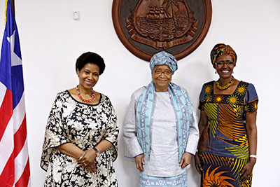 UN Women Executive Director Phumzile Mlambo-Ngcuka and Oxfam Executive Director Winnie Byanyima held high-level talks with the President of Liberia, Ellen Johnson Sirleaf. Photo: UN Women/Stephanie Raison