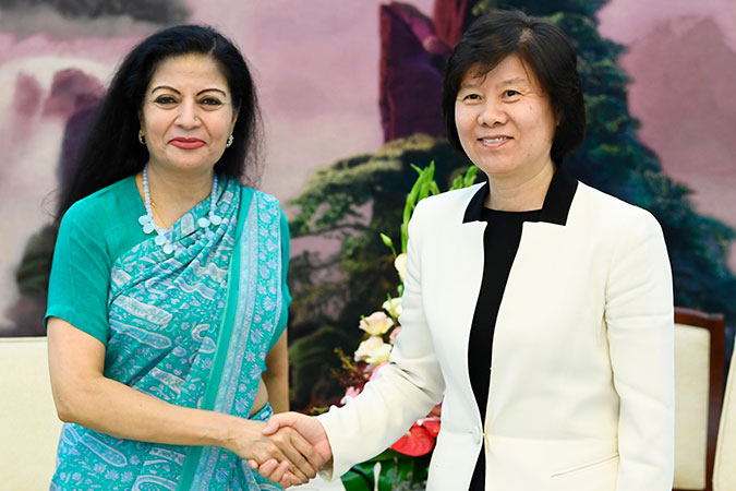 Lakshmi Puri, Deputy executive director of UN Women, met Shen Yueyue, president of the All-China Women's Federation (ACWF), on July 12 in Beijing. During the meeting, Ms Puri called on  further deepening cooperation with the Chinese government and the ACWF to advance the gender equality agenda.