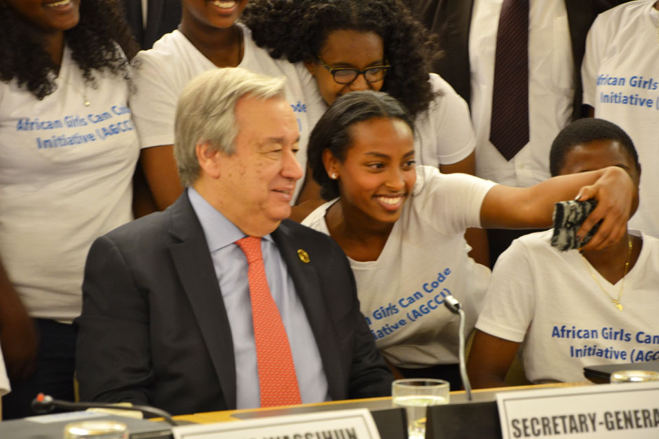 Participants in the African Girls Can Code Initiative take a selfie with UN Secretary-General António Guterres . Photo: UN Women/Kennedy Okoth