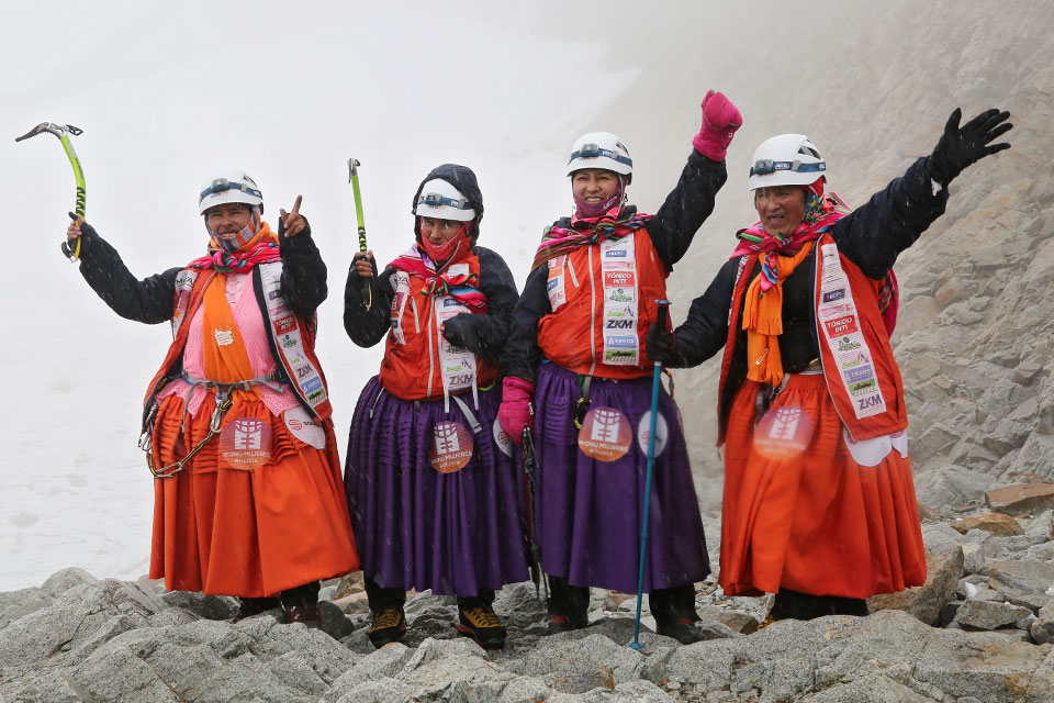 Mountain climbers Cecilia Llusco, Ruffina Llusco, Lia Gonzales, Teodora Mageño of the Cholitas Escaladoras pose together before a climb in March 2020.  Photo: UN Women   