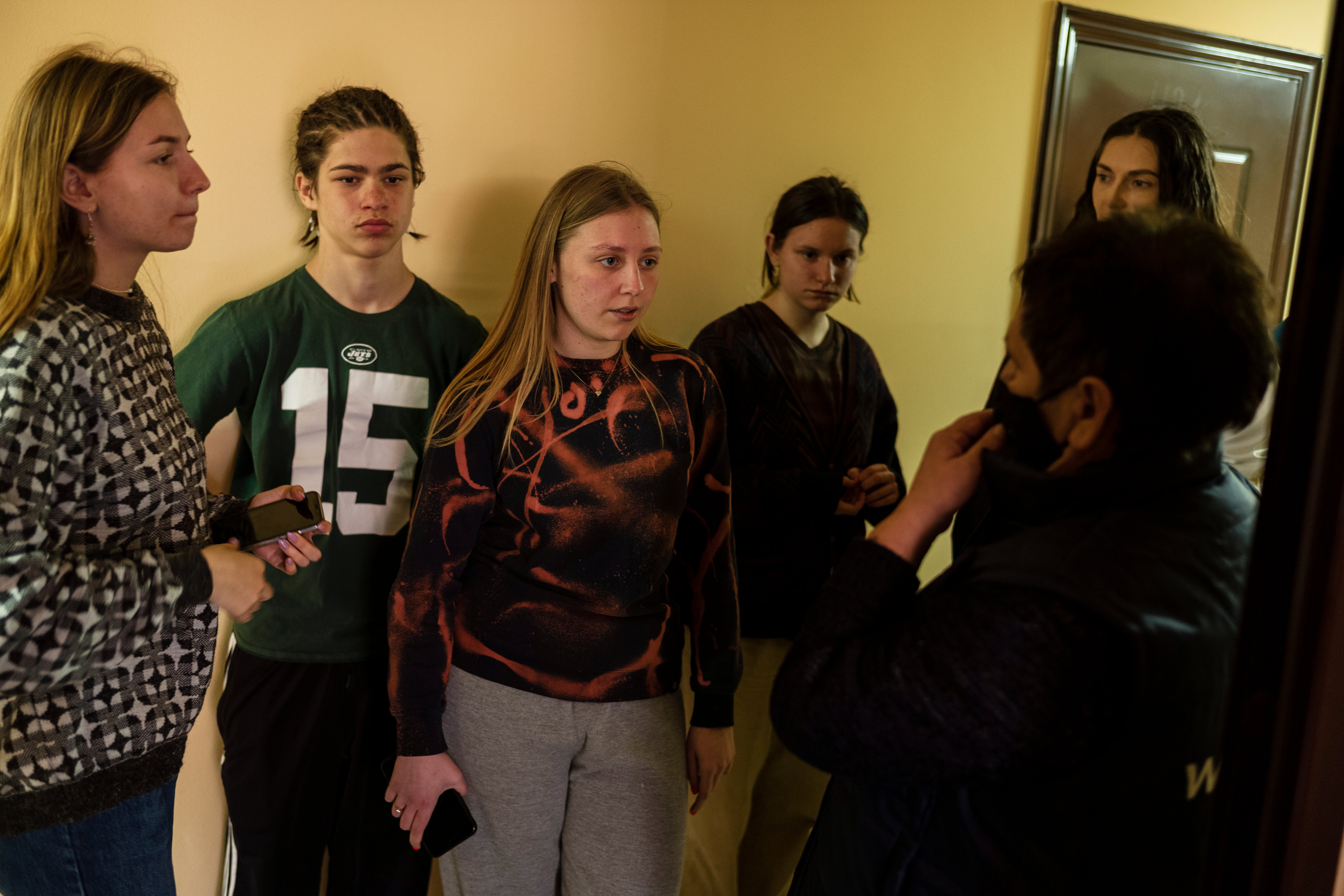 23-year-old Anna, from Mariupol, discussing with UN Women team at the temporary placement center in Vatici, Orhei district, Moldova.