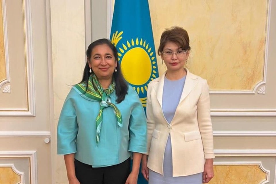 Deputy Executive Director Anita Bhatia with the Head of the National Commission for Women, Family and Demographic Policy of Kazakhstan Aida Balayeva. Akorda. Photo: Kazinform News Agency