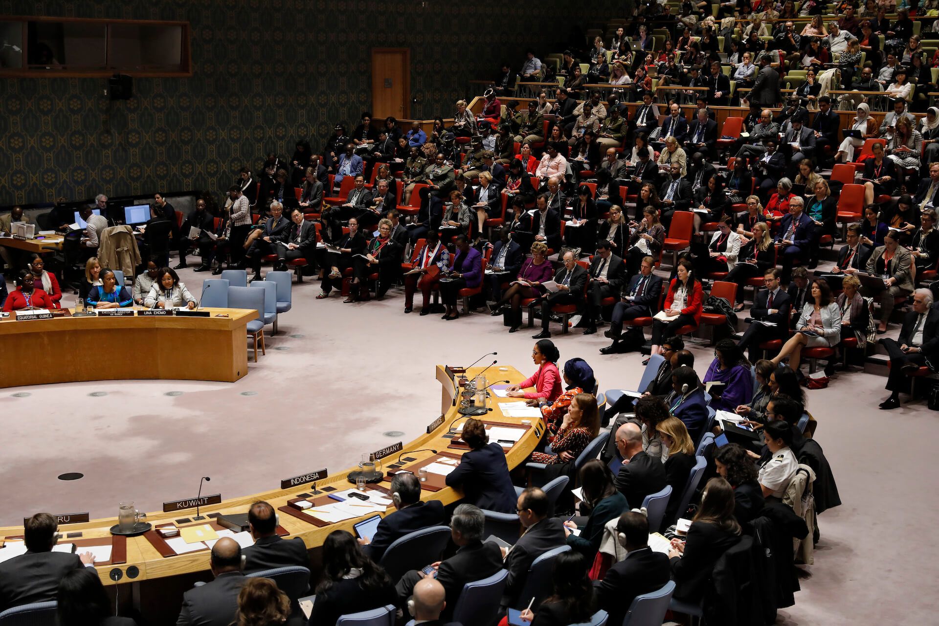 Alaa Salah, quien se convirtió en el rostro del movimiento de protesta sudanés, habla en el Debate Abierto del Consejo de Seguridad de la ONU sobre Mujeres, Paz y Seguridad en octubre de 2019.