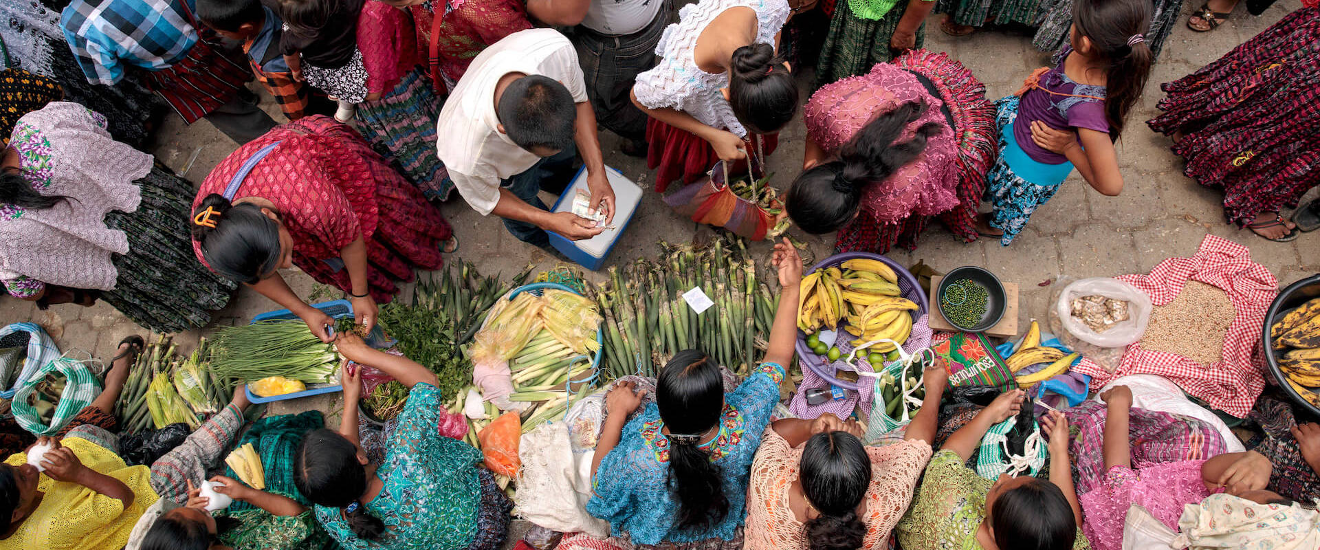 Scenes from the municipal market in Tucuru, Guatemala. Photo: UN Women/Ryan Brown