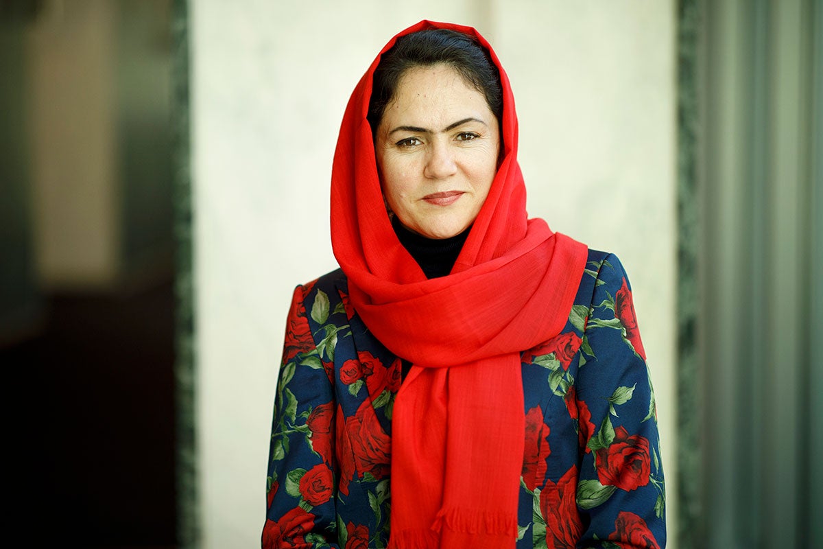 Fawzia Koofi en la sede de las Naciones Unidas en Nueva York en octubre de 2021. Fotografía: ONU Mujeres/Ryan Brown