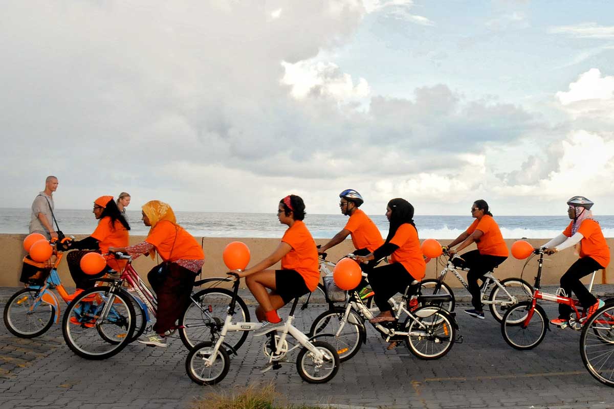 Bicycle rally in Maldives to celebrate the 16 Days of Activism to end violence against women and girls. Photo: UN RCO Maldives/Lara L. Hill