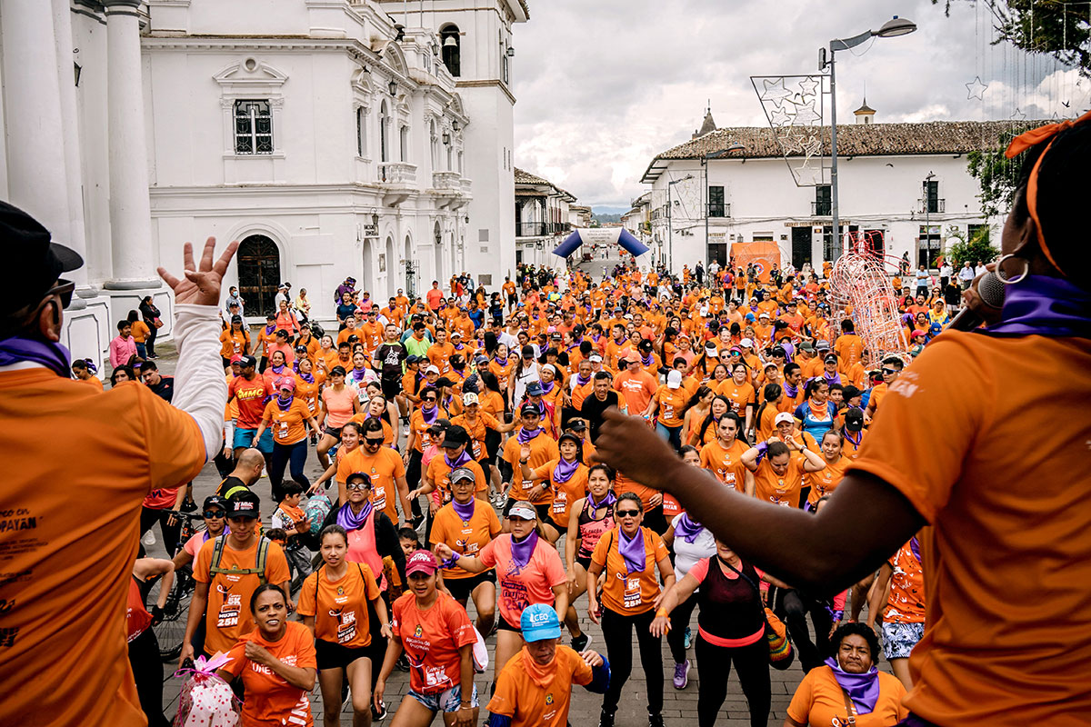 Nearly 1,000 people gathered in Popayán, capital of the department of Cauca, Colombia, for the 5-km race "Corro por Ti Mujer" organized by the Mayor's Office, the Women's Secretariat and UN Women Colombia. Photo: UN Women/Miguel Varona