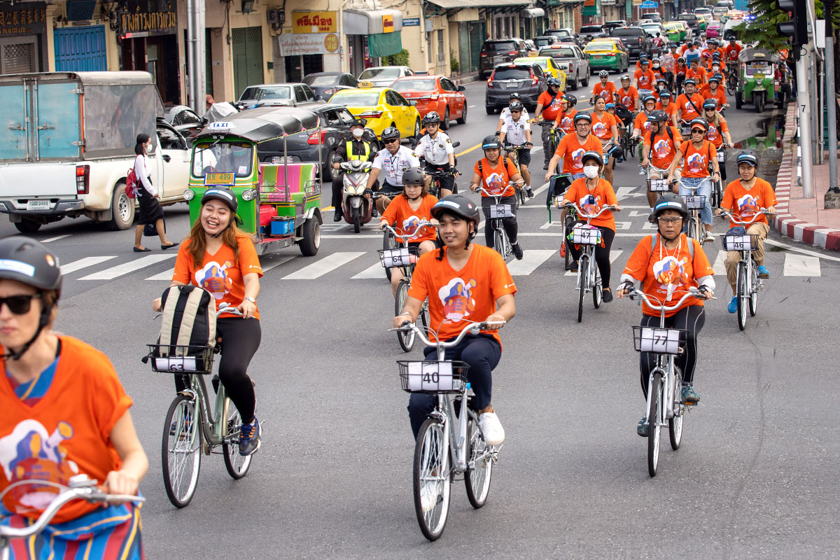 In partnership with the Embassies of Belgium, Luxembourg and the Netherlands, the Bangkok Metropolitan Administration, and the United Nations Population Fund (UNFPA), UN Women organized a cycling event entitled “A Safe Journey with Her” in Thailand on 26 November 2022. Photo: UN Women/Emad Karim