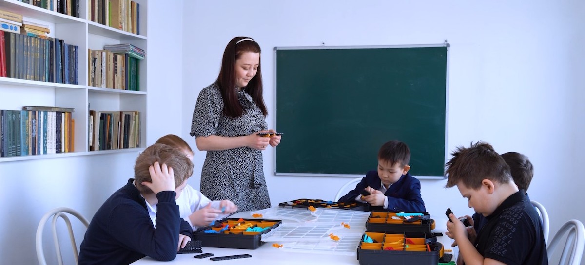 After receiving training at one of the WEDCs, Perizat Inkarbayeva's project to teach robotics and neurotechnology got a boost. Photo: UN Women Kazakhstan