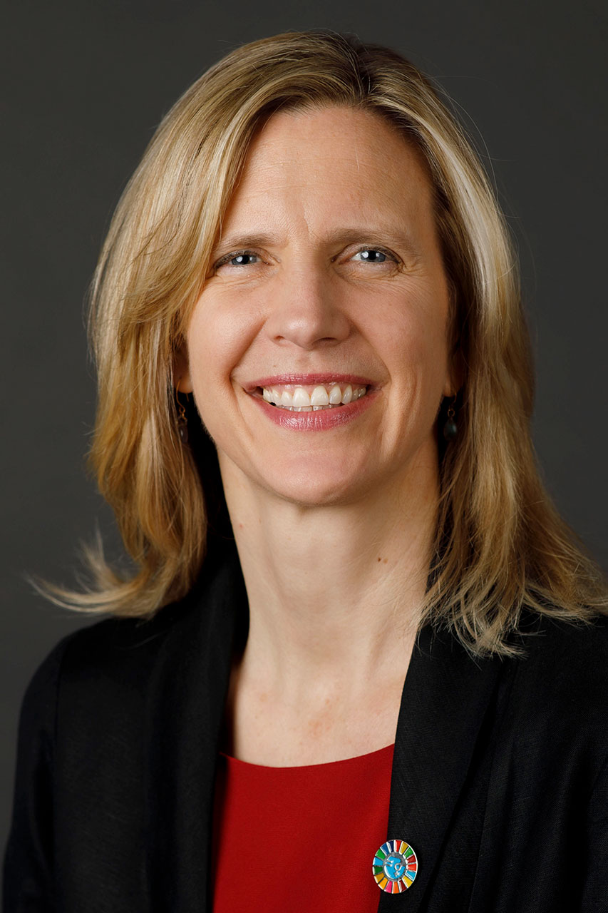 Sarah E. Hendriks, Directora Ejecutiva Adjunta encargada de Políticas, Programas, Sociedad Civil y Apoyo Intergubernamental, a.i.