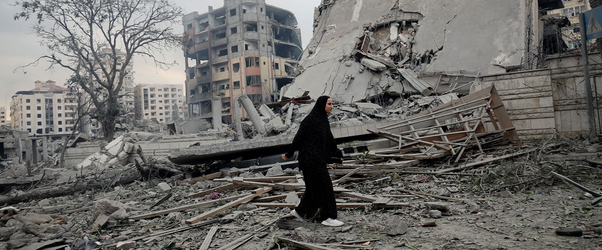 Families flee their shattered homes in Tal al-Hawa neighbourhood, seeking refuge in the southern Gaza Strip.