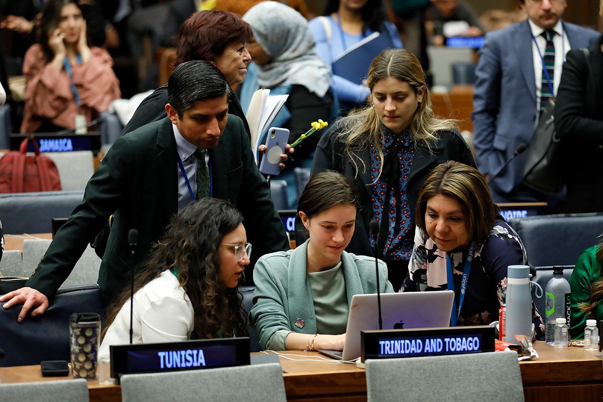 La CSW67 a clôturé avec succès sa session de deux semaines, avec des conclusions adoptées par les États membres  sur lesquelles toutes les parties prenantes, y compris les gouvernements, le secteur privé, la société civile et les jeunes, peuvent s’appuyer pour promouvoir la participation et le leadership pleins et équitables des femmes et des filles 