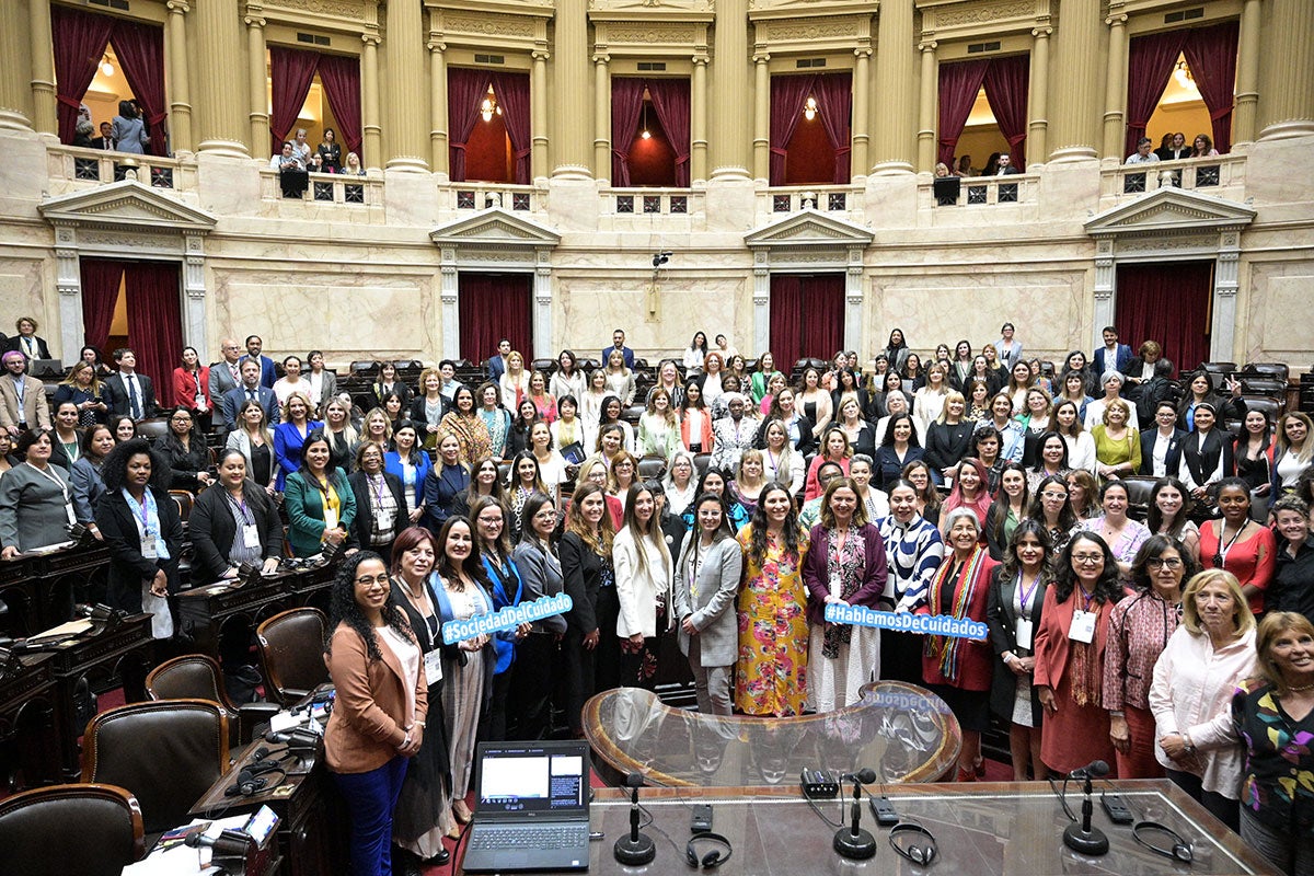 Parlamentarias de 19 países y representantes de parlamentos regionales intercambiaron experiencias y desafíos de la Agenda Regional de Género durante el #ForoParlamentario realizado en el marco de la #XVConferenciaMujerALC 2022.Foto:ONU Mujeres/Demian Marchi