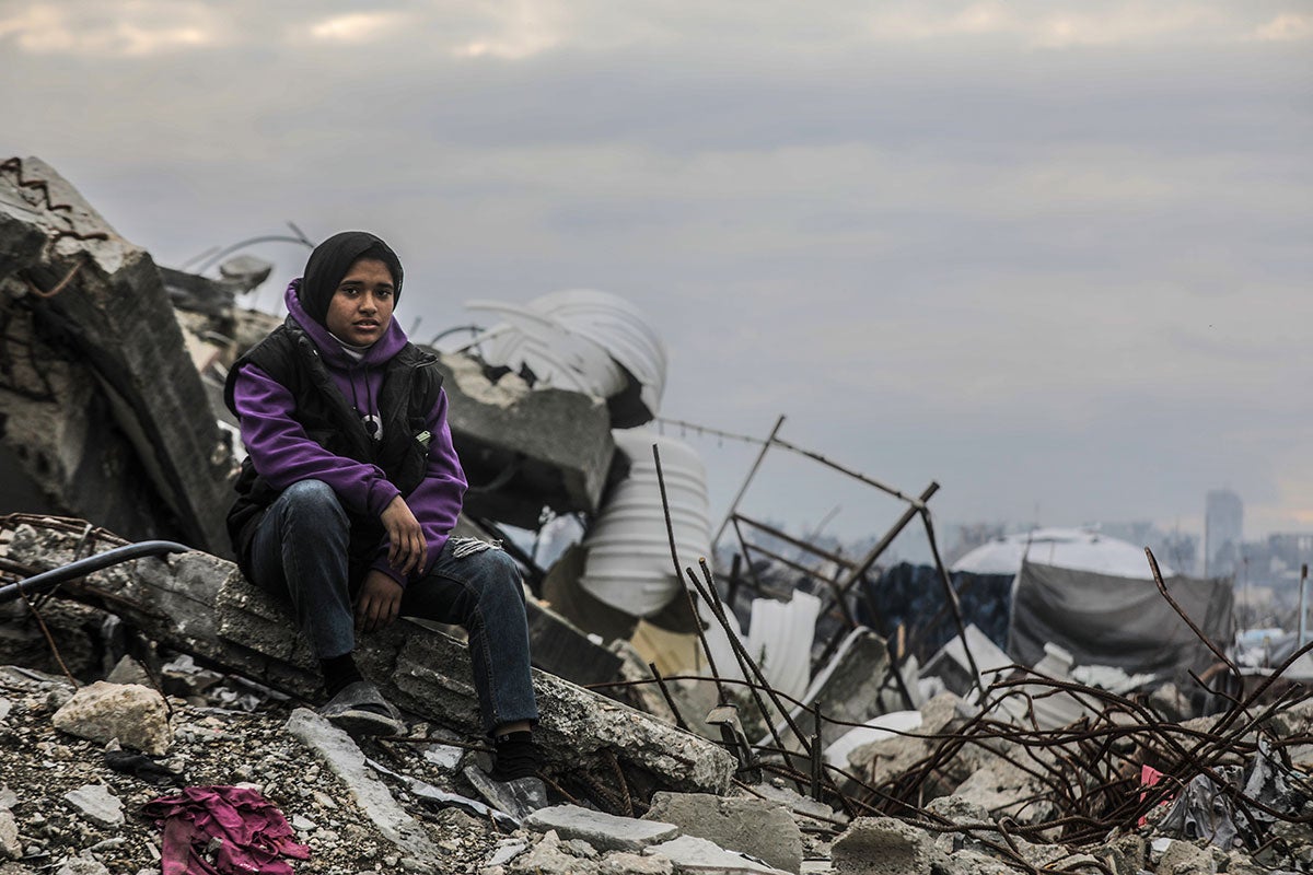 17-year-old Noor, pictured in Gaza City, Jabalia Camp on 21 March 2025. Photo: UNICEF/UNI766969/Nateel