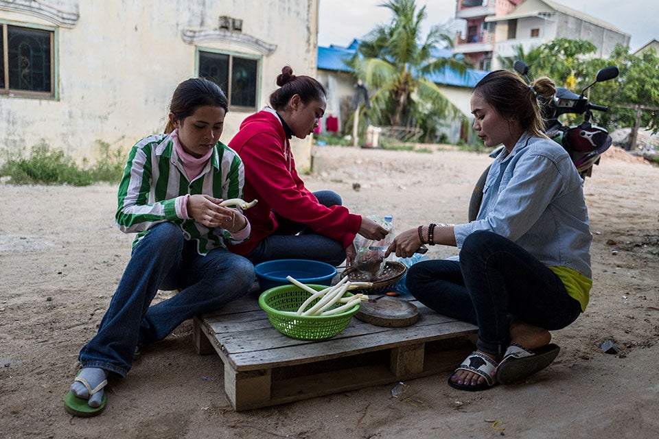 Srey Sros dreams of saving enough money to own a grocery store in her hometown and starting a family.Photo: UN Women/Charles Fox