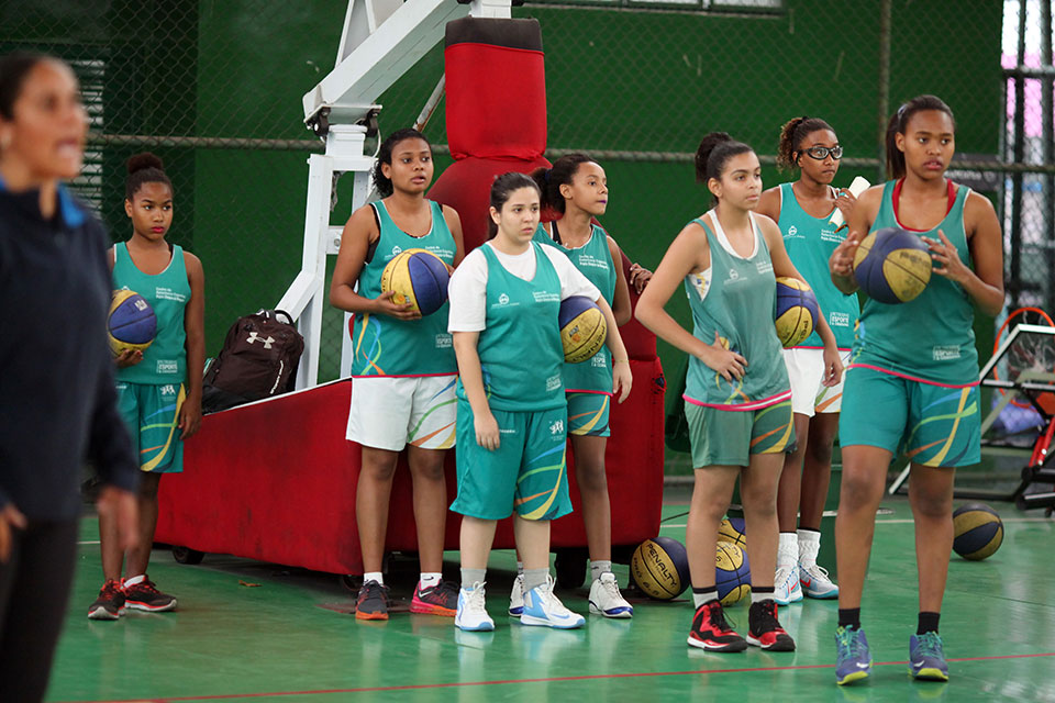 Led by Coach Ellen Rosa, the girls go through physical conditioning, basketball fundamentals, tactics and techniques, and prepare for competition. They work hard to improve their skills and excel on the court.