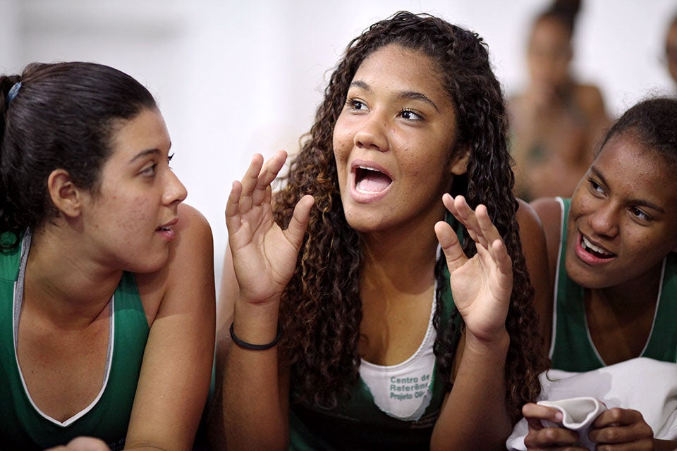 During the sessions, the girls sit in circles exchanging ideas and opinions, and sharing intimate stories. Sara explains that one of her goals is to expand their concept of winning: “I want them to understand that being a winner is not just about winning a game, but also about taking the strength that sport gives them and applying it to life.”