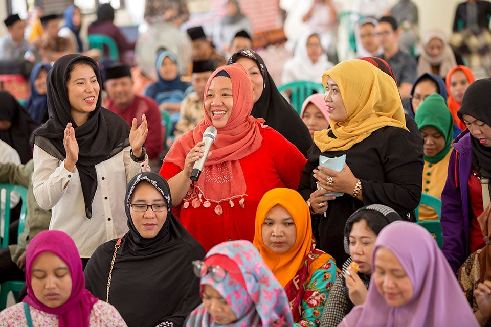 Community Peacebuilding Discussions held on Madura island, East Java, Indonesia. Photo: UN Women/Ryan Brown