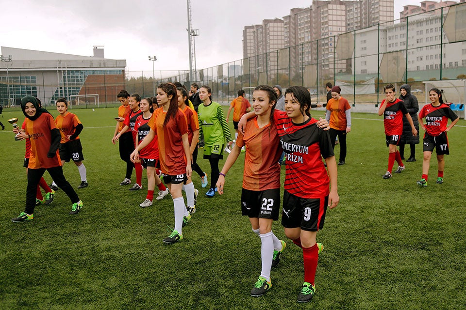 On 29 November 2017, two women’s football teams, Karatas and Gazikent, played a special match to draw attention to the 16 Days of Activism campaign In Turkey. Photo: UN Women