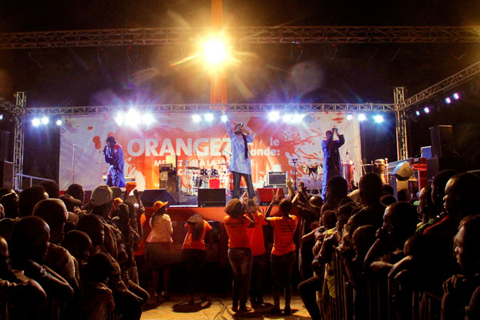 Singers perform during the kick-off of the 16 Days to Activism against Gender-Based Violence in Dakar, Senegal. Photo: UN Women