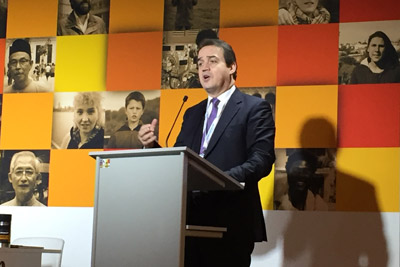 Speaking at the “Strengthening Intergenerational Dialogue and Partnership on Gender Equality and Climate Change” side event at COP 21 on 9 December, UN Women Deputy Executive Director Yannick Glemarec outlines alternative approaches to achieve sustainable development for all. Photo: UN Women