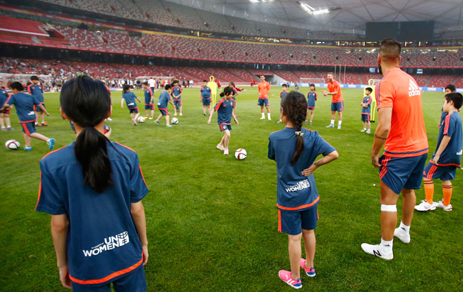 Valencia Club de Fútbol trains young players in Beijing 