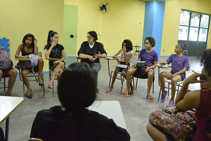 Young girls participate in a "One Win Leads to Another" workshop about leadership and self-esteem, sexual and reproductive health and rights, ending violence against women and girls and financial planning. Photo: UNIC Brazil