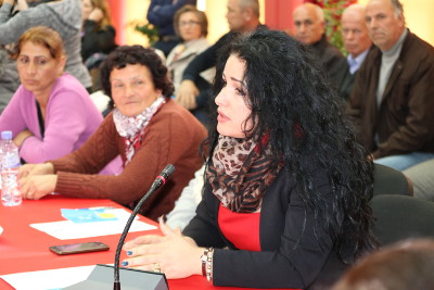 Women bringing up issues related to social housing during the public consultations in the Municipality of Fier. Photo: Rezart Xhelo