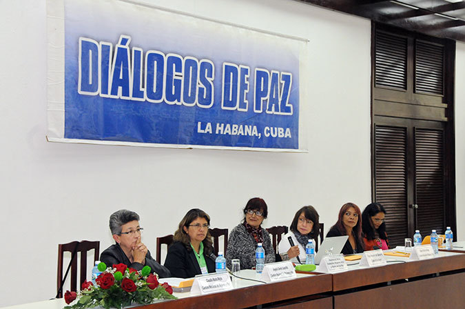Representatives from women's organizations at the Peace Talks Table in Havana, December 2015.Photo: ONU Mujeres Colombia 
