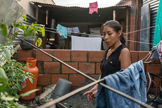 Diana, an indigenous woman displaced by violence, participated in crafting the strategy in the city of Villaviencio, where she lives with her family. Photo: David Fayad