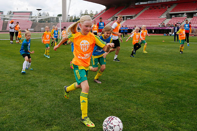 UN Women and Valencia CF organised a football clinic to FC Ilves’ junior players on 31 July 2016.