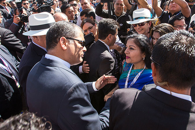 Deputy Executive Director Lakshmi Puri meets with President Rafael Correa of Ecuador. Photo: UN Women/Martín Jaramillo Serrano