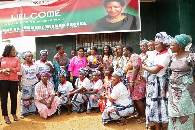 Liberia Women Democracy Radio welcomed UN Women Executive Director Phumzile Mlambo-Ngcuka to their station and the airwaves. Photo: UN Women/Winston Daryoue 