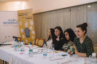 Diana Leahu (on the right), a 20-year-old Roma woman from Orhei, a city 48 km north of Moldova’s capital Chișinău. Photo: UN Programme “Women in politics”/ Ramin Mazur