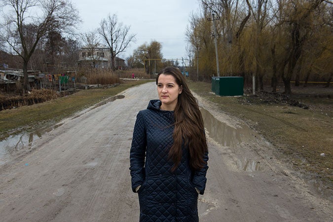 Laura Bosnea, 28, Roma woman elected as local councilor. Photo: UN Programme “Women in Politics”