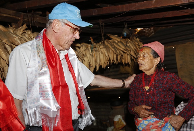UN Deputy Secretary-General Jan Eliasson meets with Bishnu Maya Dangal and toured her temporary shelter.