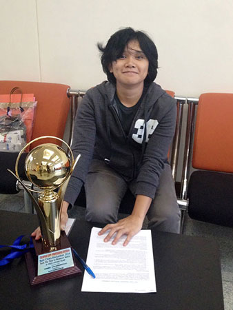 Clau Yagyagan, winner of the first prize for the Professional Category for Safe Cities Hackathon. Photo: UN Women Safe Cities Manila Programme