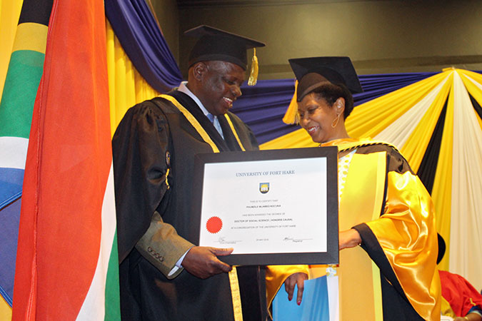 Professor Mncedisi Michael Somniso, Registrar of the University of Fort Hare and Executive Director Phumzile Mlambo-Ngcuka, after Mlambo-Ngcuka was awarded an honorary doctorate in Social Sciences. Photo: UN Women/Helen Sullivan