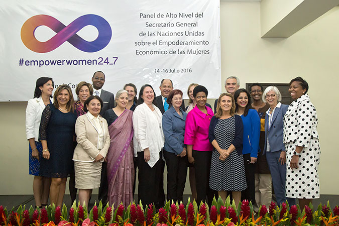 Members of the Secretary-General's High Level Panel on Women's Economic Empowerment pose for a group photo on 15 July 2016. Photo: Office of the President of Costa Rica/Roberto Sanchez