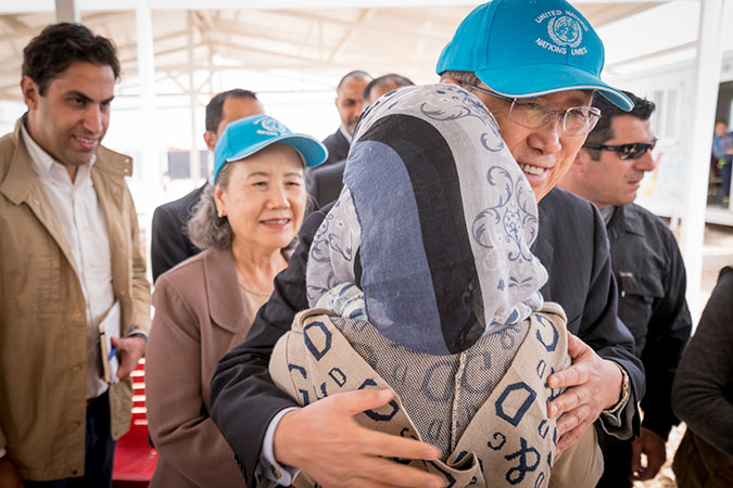 During his visit to one of UN Women’s centres, UN Secretary-General Ban Ki-moon, meets a 17-year-old Syrian refugee, Zaad Al Khair. Photo: UN Women/Christopher Herwig