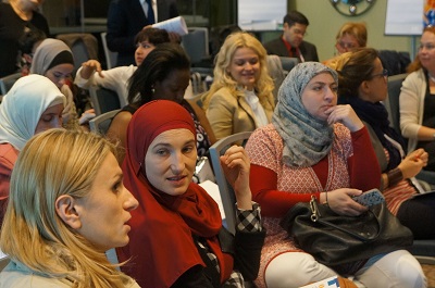 Many of the civil society participants in the Women on the Move workshop were meeting for the first time. Photo: UN Women/John Bleho