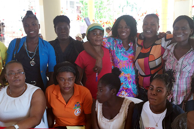 Women come together in a "Women's Space" in Grand'Anse. Photo: UN Women/Maria Sanchez