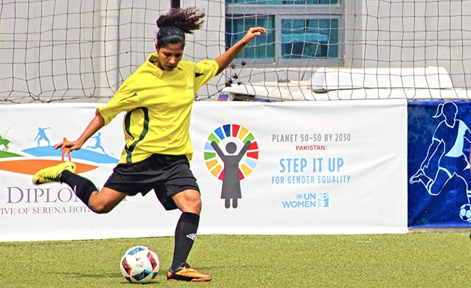 Hajra Khan during UN Women Pakistan's celebration of the UN International Day of Sport for Development and Peace on 10 April, in Islamabad, Pakistan. Photo: UN Women: Atif Mansoor Kahn