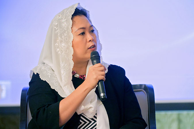 Yenny Wahid, head of the Wahid Foundation in Indonesia at the “Engaging communities in approaches to countering violent extremism and incitement,” Forum in Bangkok. Photo: UN Women/Stuart Mannion