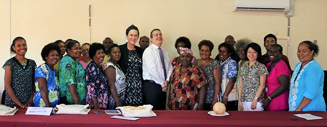 Guadalcanal women leaders with UN Women Deputy Executive Director Yannick Glemarec and UN Women Fiji Multi-Country Office Representative, Aleta Miller. Photo credit: UN Women/Caitlin Clifford 