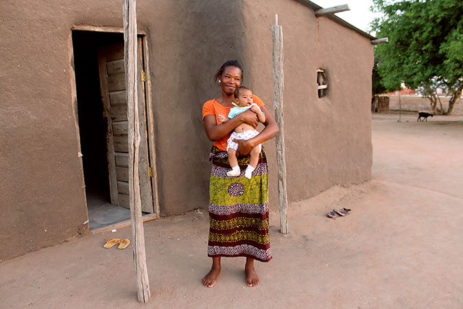 Guelsa Chivodze went back to school at age 30 after being married off at 17 years old. Photo: UN Women/Josina Nhantumbo