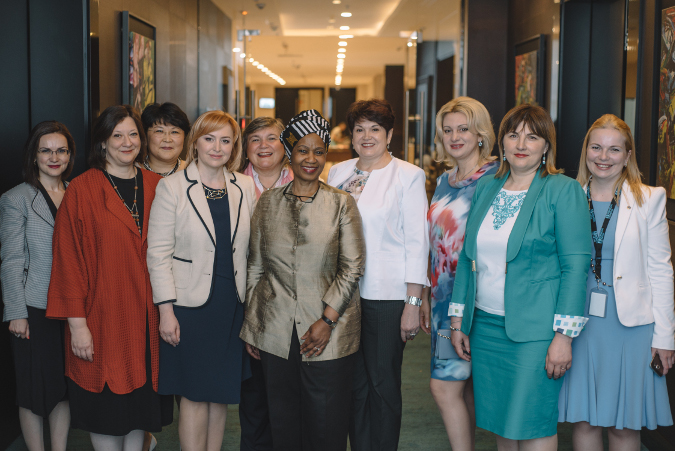 UN Women Executive Director Phumzile Mlambo-Ngcuka with women Members of Parliament. Photo: UN Women Moldova/Ramin Mazur